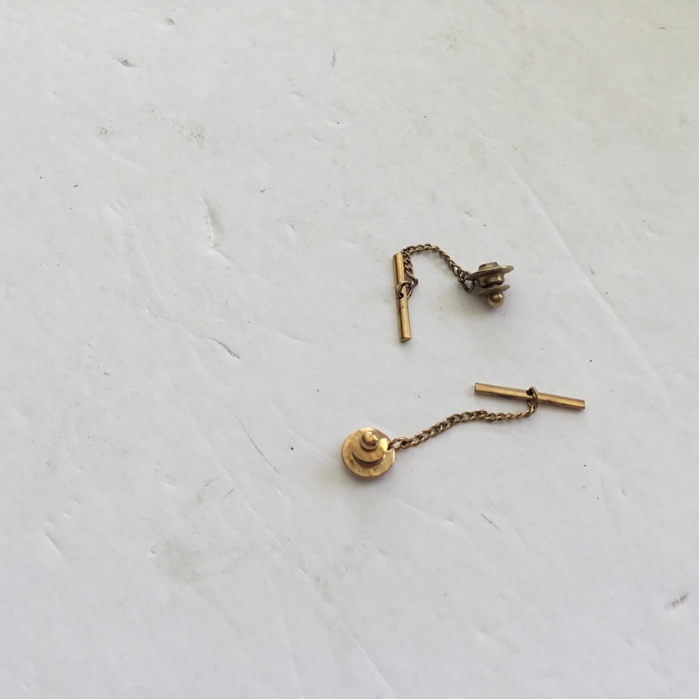 Tie tacks in Gold with Chain. Vintage. Lot of 2